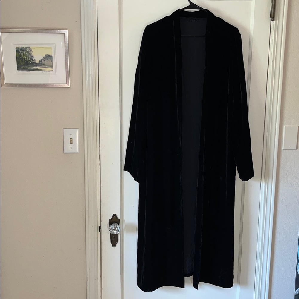 Elegant Black Velvet Open Front Duster Robe EUC‎